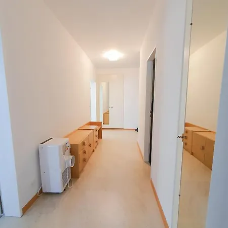 2 Zi-wohnung Mit Seeblick, Balkon, Pool, Arbeitsplatz