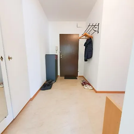 2 Zi-wohnung Mit Seeblick, Balkon, Pool, Arbeitsplatz Daire *