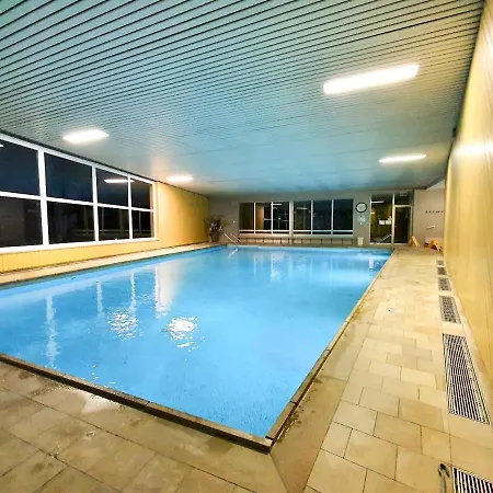 2 Zi-wohnung Mit Seeblick, Balkon, Pool, Arbeitsplatz Daire